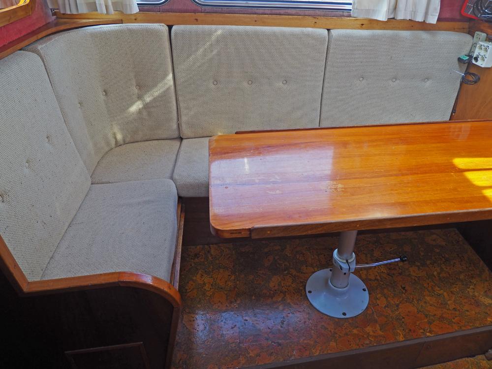 Cabin en avant, H&eacute;bergements